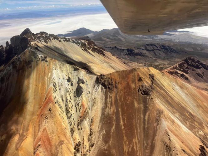 TOUR EN AVIONETA VOLCAN TUNUPA